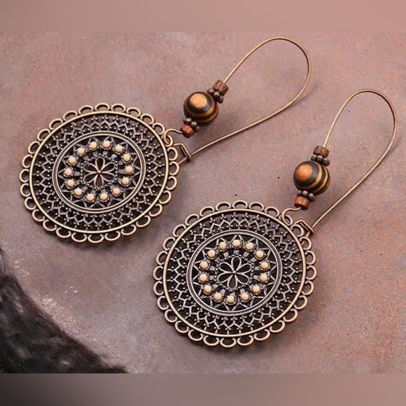 NEW Vintage Inspired Flower Pattern Dangle Earrings Retro Bohemian Style Alloy - Picture 1 of 5